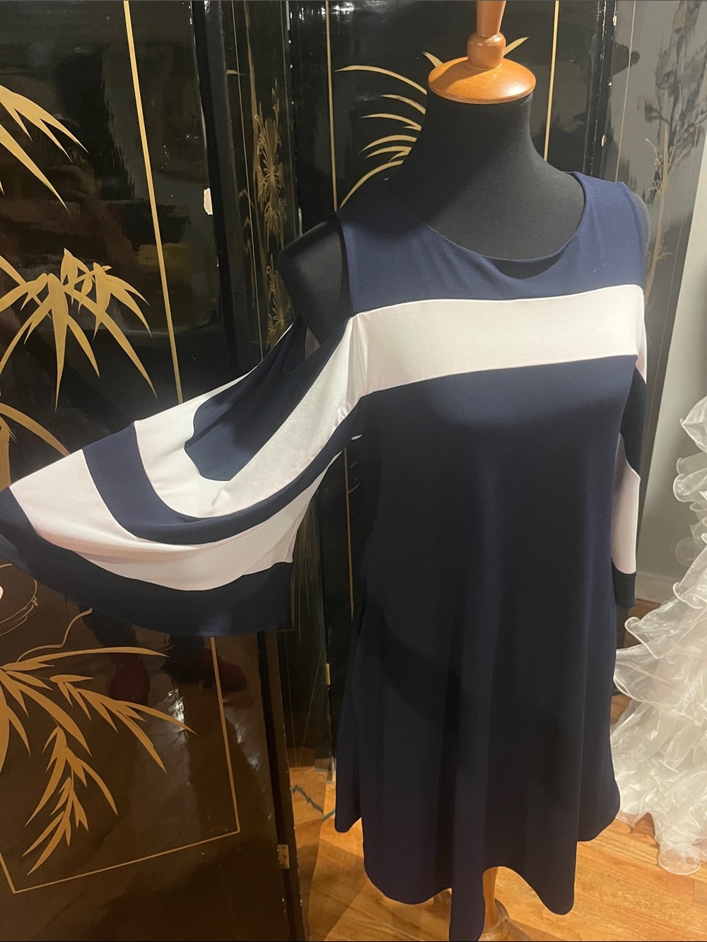 Nina Leonard Navy and White Cold-Shoulder Swing Tunic